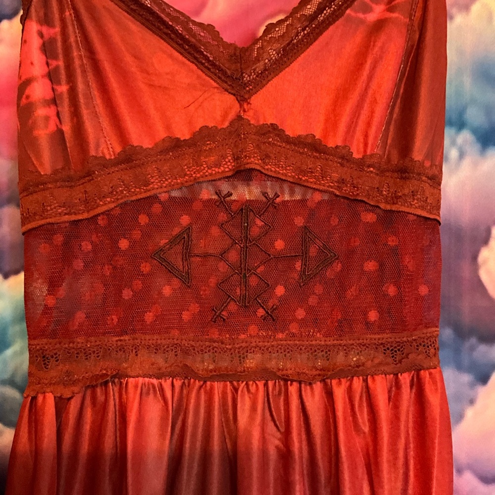Elegant Red Maxi Dress - Picture 4 of 5